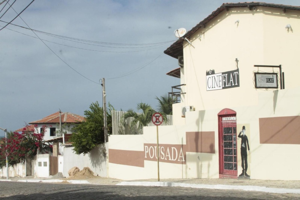 Cine Flat